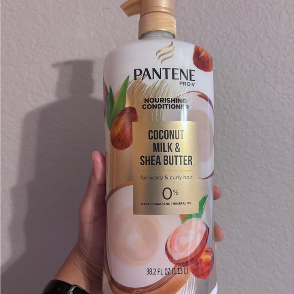 Pantene Pro-V Coconut Milk & Shea Butter Conditioner - Picture 1 of 3